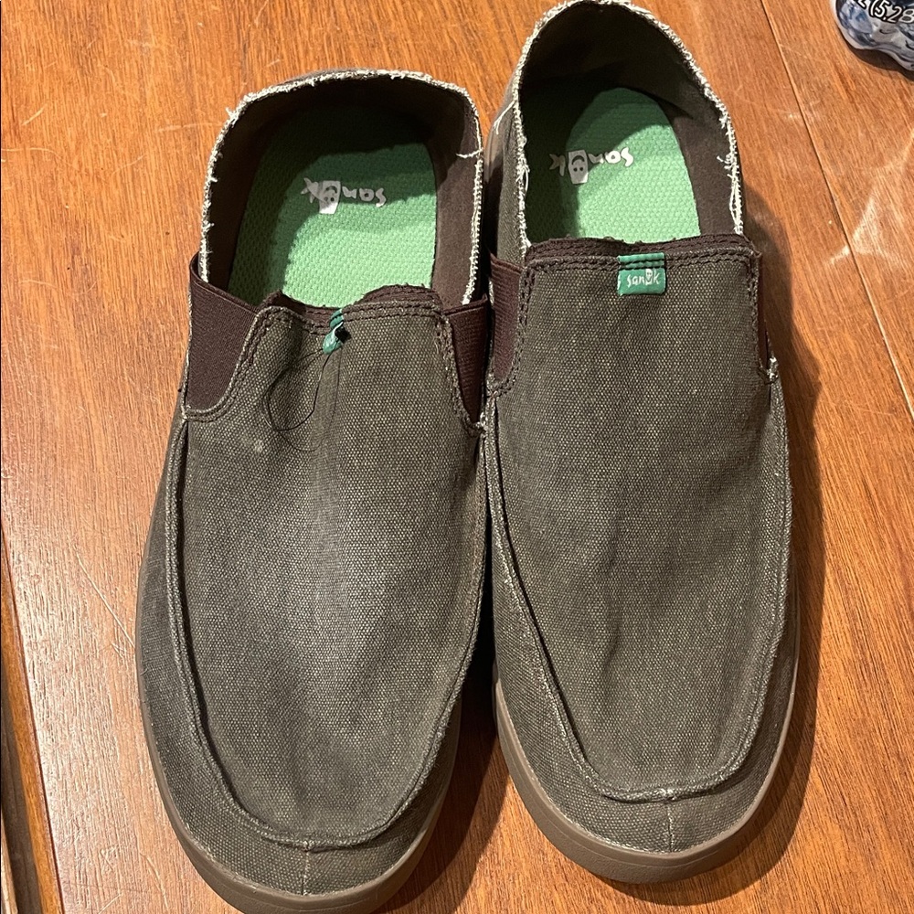 Men’s Sanuk pick pocket slip on shoes
